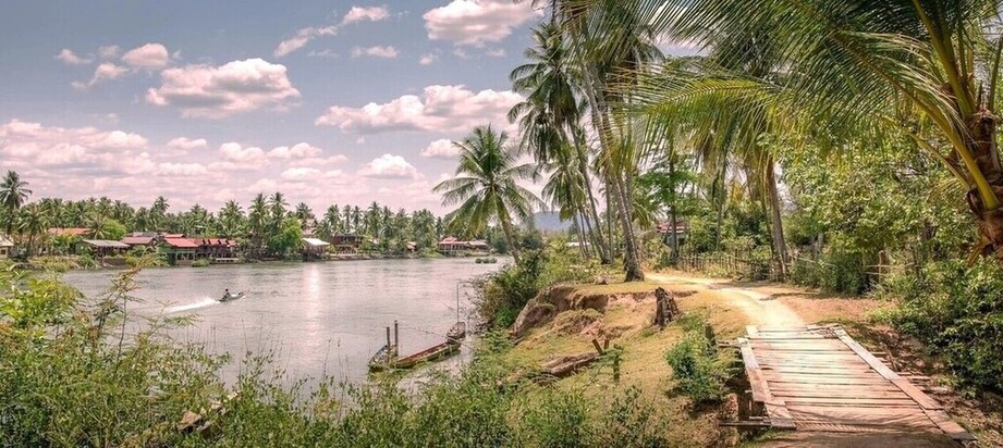Sud Laos 9 Pecheur sur le Mékong dans le sud du Laos